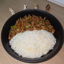 ข้าวหมูผัดซอส