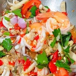 ยำเส้นแก้วรวมทะเล