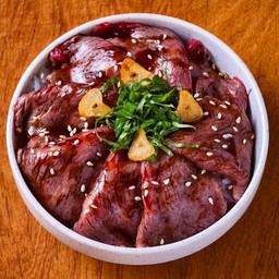 ข้าวหน้าเนื้อวากิวญี่ปุ่นแท้สไลด์