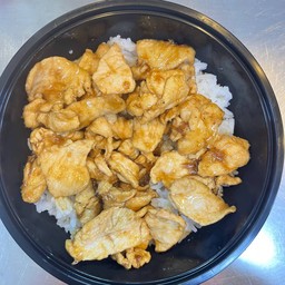 ไก่กระเทียม ราดข้าว