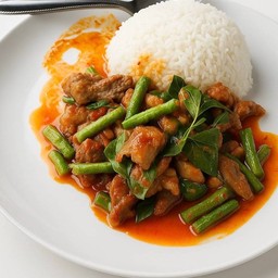 ข้าวผัดพริกแกง