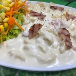 มักกะโรนีซอสคาโบนาล่า