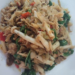 กระเพราเส้นฟองเต้าหู้