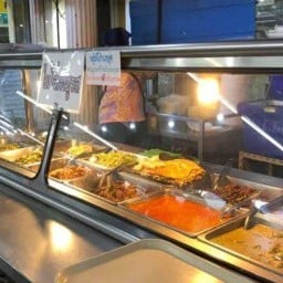 ข้าวแกงมานูย่าเมืองไทยภัทร