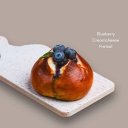 Blueberry Creamcheese Pretzel