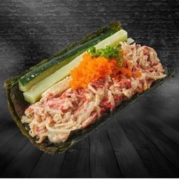 แฮนด์โรลปูอัดครีมมันปูท้อปไข่กุ้งส้ม