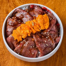 ข้าวหน้าเนื้อวากิวญี่ปุ่นแท้ สไลด์ท้อปอูนิ