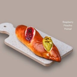 Raspberry Pistachio Pretzel