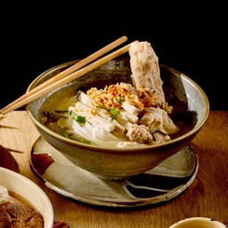 ข้าวเปียกเส้นสะพานโค้ง