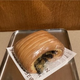 ครัวซองต์คัสตาร์ด ช็อกชิพ