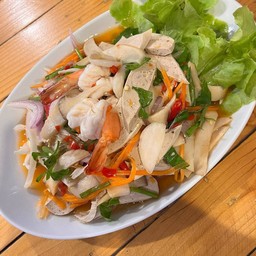 ยำรวม/ฟรีเครื่องดื่มจับใจ