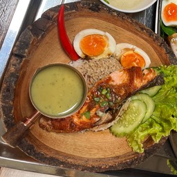 ข้าวหน้าแซลมย่าง