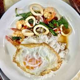 กะเพราหลังบ้าน ซอยลำลูกกา9