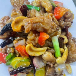 ไก่ผัดเม็ดมะม่วง