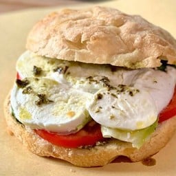 คาเพรเซ่ แซนวิช