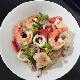 ยำวุ้นเส้นทะเลรวม