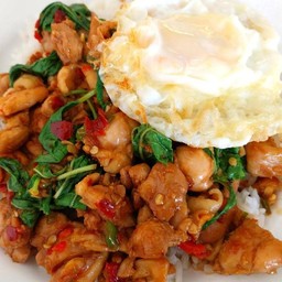 กระเพราไก่