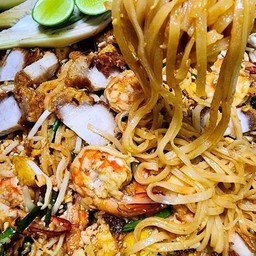 ผัดไทยกุ้งสด