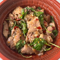ข้าวกะเพราขาหมู