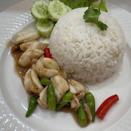 ปูก้อน ผัดพริกขี้หนู ราดข้าว