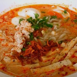 ก๋วยจั๊บญวน ต้มยำไข่ลวก