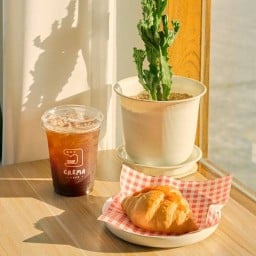 Crema Cafe จิรสิน อพาร์ทเมนต์