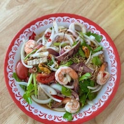 ยำมาม่าทะเลรวม