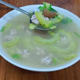 ต้มมะระ เกียมบ๊วย หมูสับ