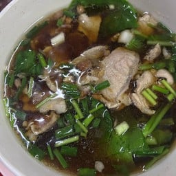 ร้านก๋วยเตี๋ยวเจ้เปรี้ยว เจ้าเก่า นางเลิ้ง