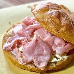 แซนวิชฟอคคาเซียโฮมเมด พาริจิน่า