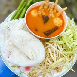 หมีหมี่กินเส้น(ขนมจีนน้ำยา)