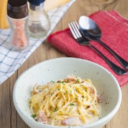 คาโบนาร่าเบคอน