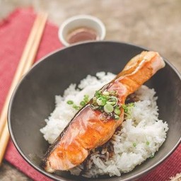 ข้าวแซลม่อนเทอริยากิ