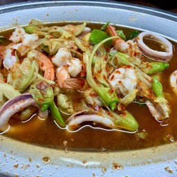 แกงส้มผักรวมทะเล  (หม้อไฟ)