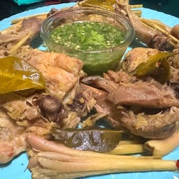 ไก่นึ่งสมุนไพร