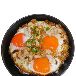 ข้าวไข่เบียดหมูกระเทียม
