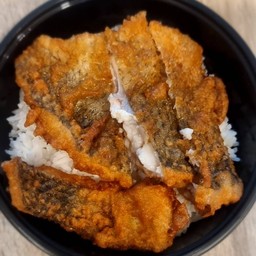 ข้าวปลาทอด (เนื้อปลาทอดไม่มีก้าง)