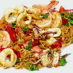 ผัดกะเพรามาม่าทะเล