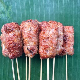 แหนมหมูย่างเสียบไม้