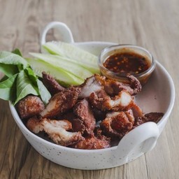 หมูทอดกระเทียมพริกไทย