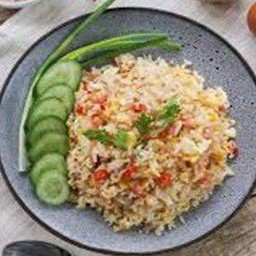 ข้าวผัดแหนมพริกขื้หนูสด