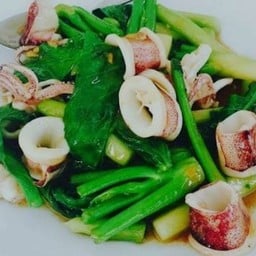 คะน้าปลาหมึก