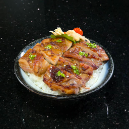 LM24. Gensenคัด Teriyaki Chicken Donburi ข้าวหน้าไก่ที่เราคัดสรรมาอย่างดีย่างเทริยากิ เนื้อฉ่ำ หอมกลิ่นถ่านไม้
