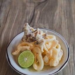 ปลาหมึกทอดคารามารี