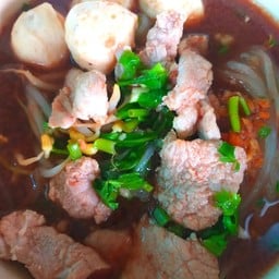 พี่เบอร์ก๋วยเตี๋ยวโครงไก่ตุ๋น