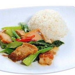 ข้าวคะน้าหมูกรอบ