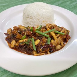 ข้าวราดผัดพริกเผาหมูกรอบ