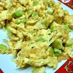 มะระผัดไข่