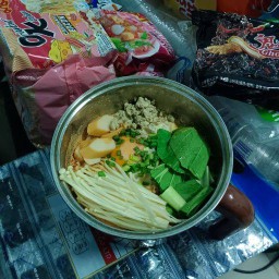 ตื่นมาก็หิว นอนต่อดีกว่า หัวถนน-ซอยท่าเรือ21/2