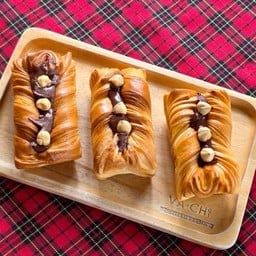 Brioche Nutella Croissant (ครัวซองต์บริยอชนูเทลล่า)